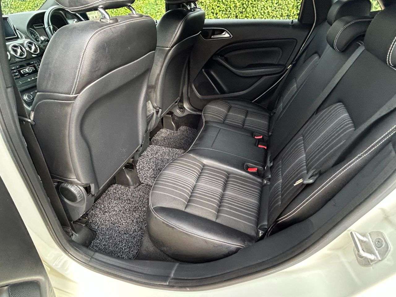 2014 MERCEDES-BENZ B 180 2014 MERCEDES-BENZ B 180