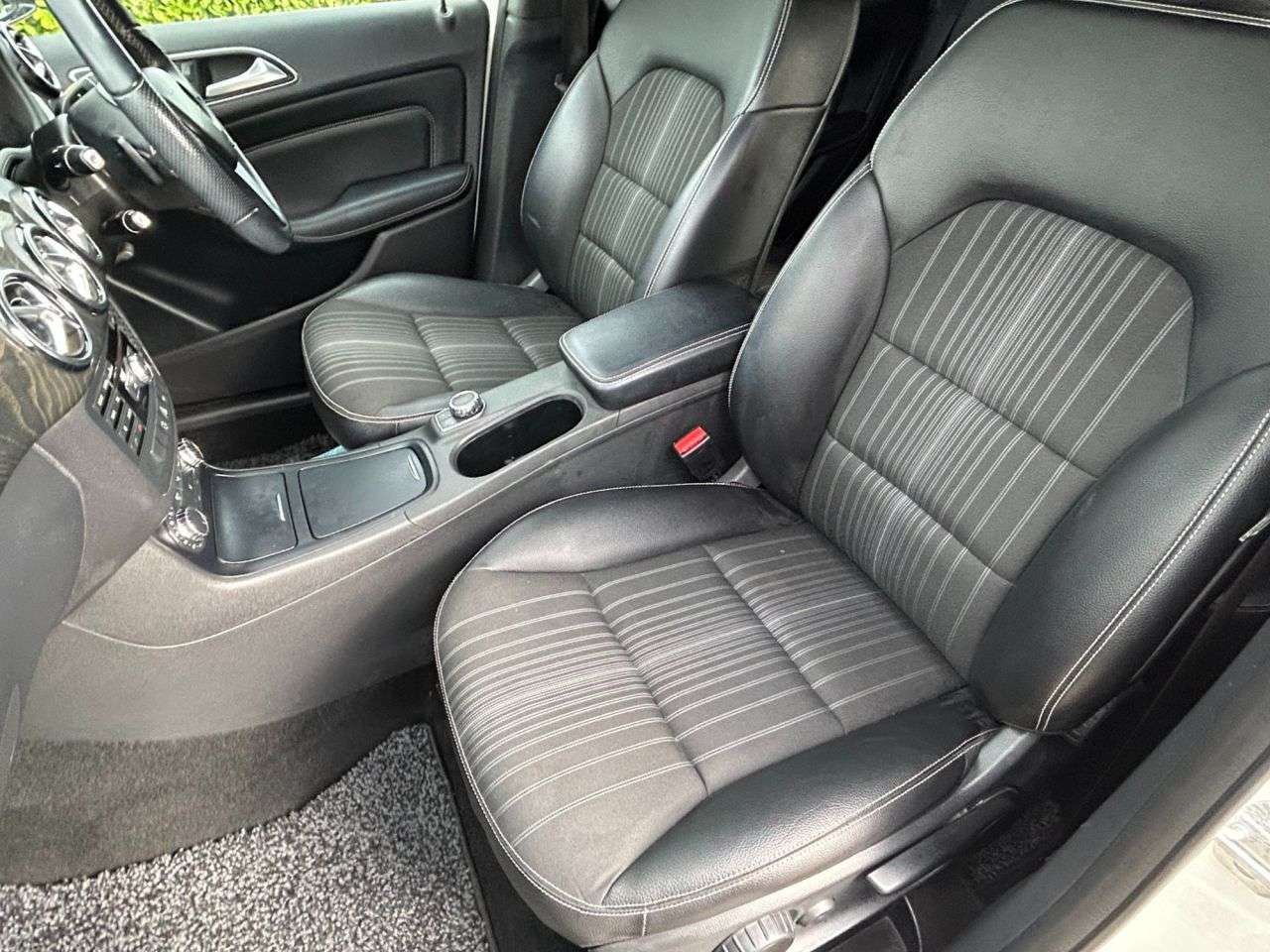 2014 MERCEDES-BENZ B 180 2014 MERCEDES-BENZ B 180