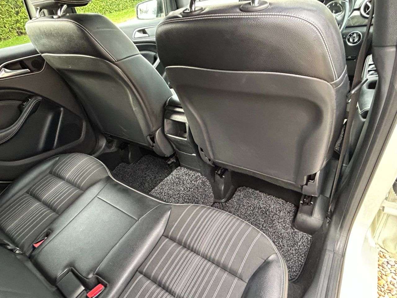 2014 MERCEDES-BENZ B 180 2014 MERCEDES-BENZ B 180