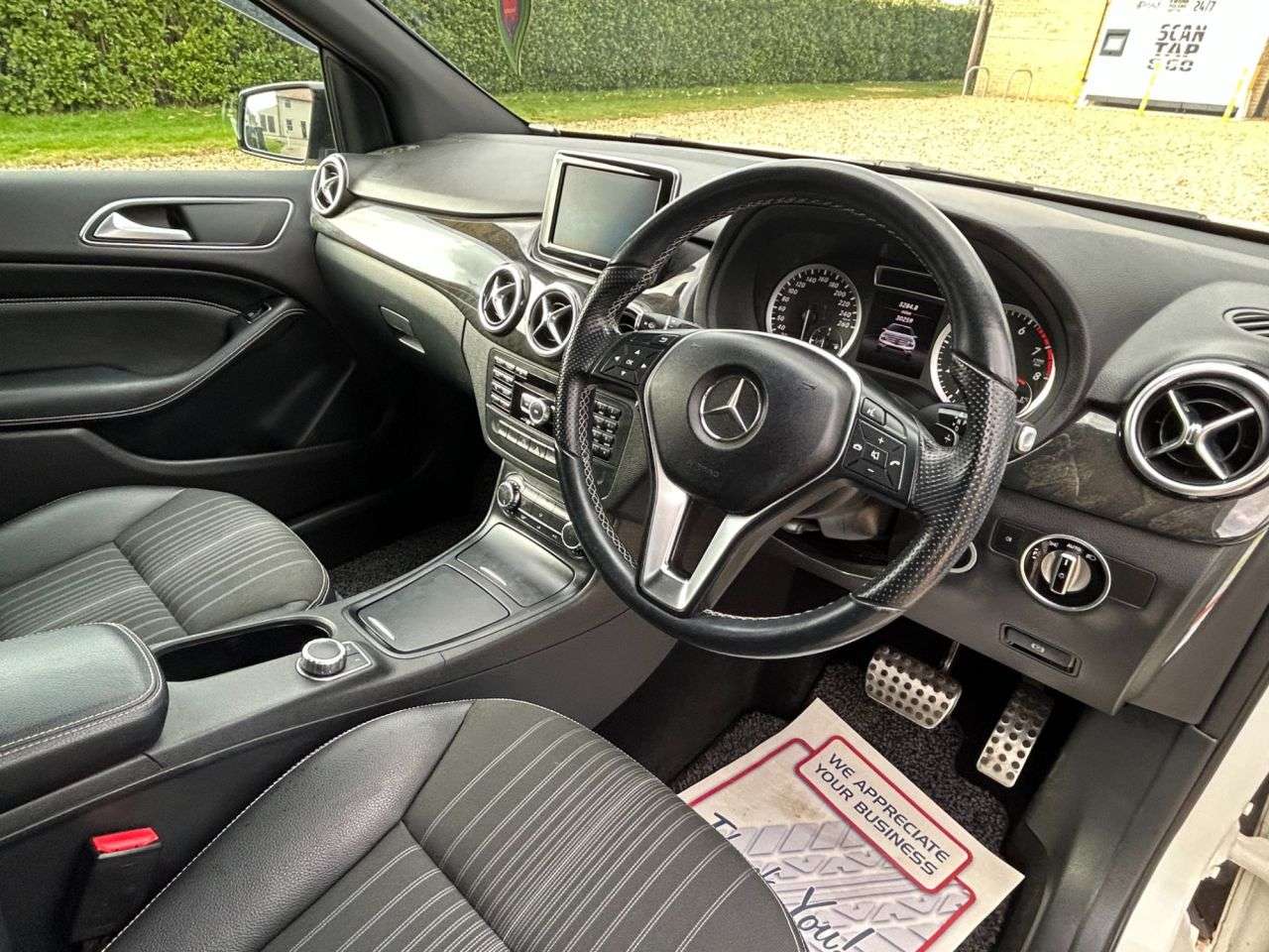 2014 MERCEDES-BENZ B 180 2014 MERCEDES-BENZ B 180