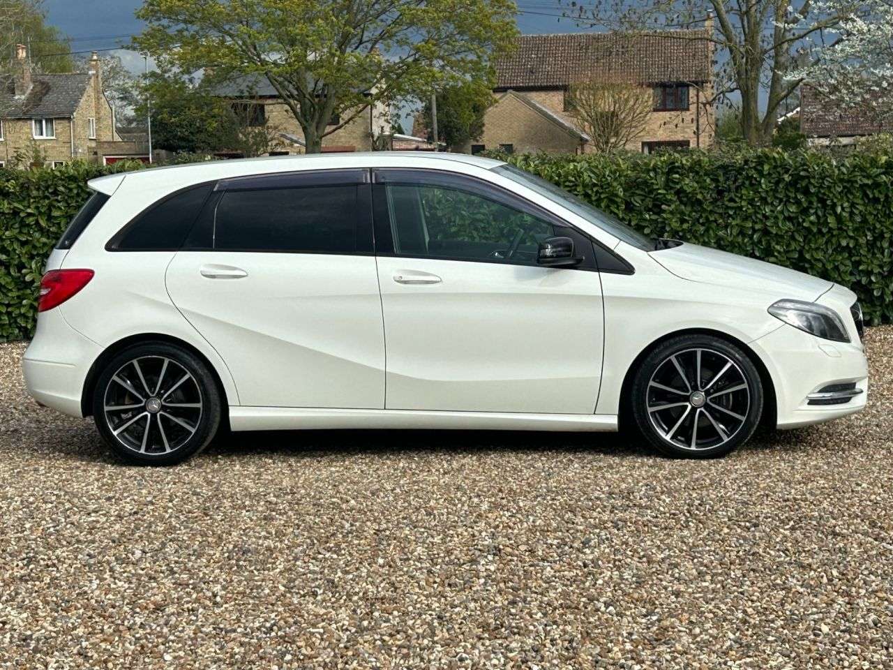 2014 MERCEDES-BENZ B 180 2014 MERCEDES-BENZ B 180