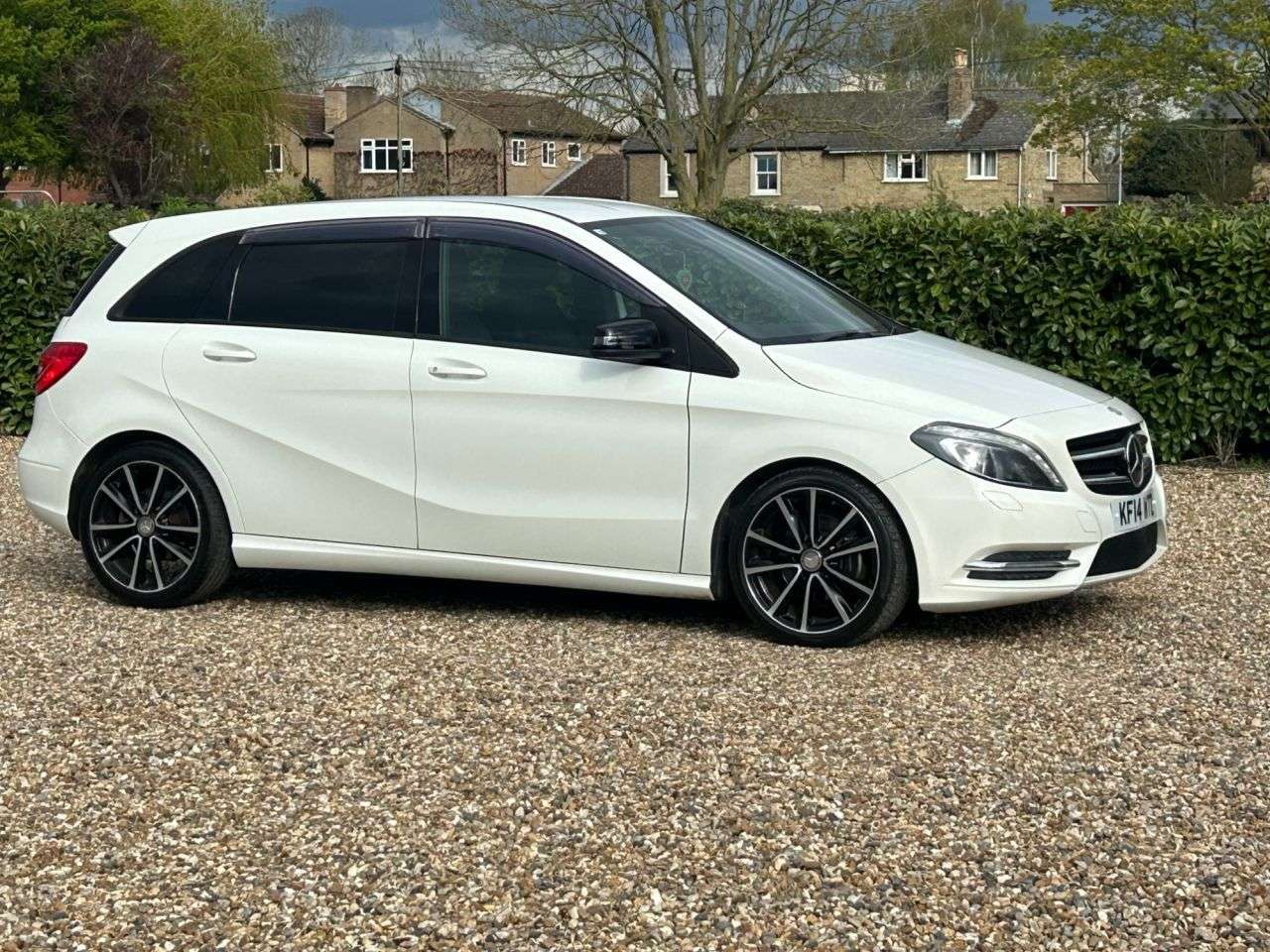 2014 MERCEDES-BENZ B 180 2014 MERCEDES-BENZ B 180
