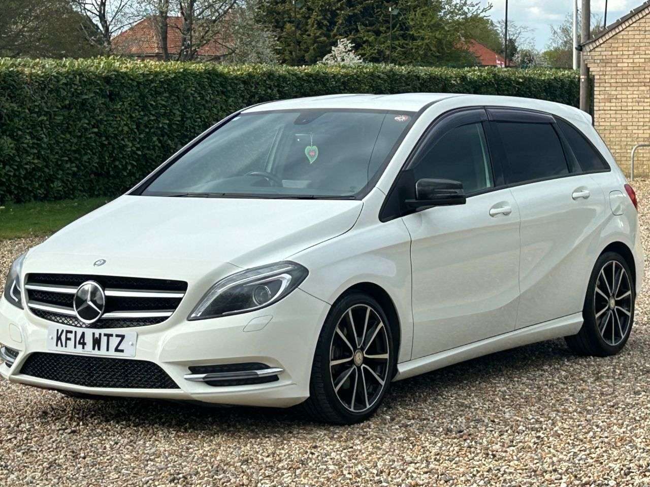 2014 MERCEDES-BENZ B 180 2014 MERCEDES-BENZ B 180