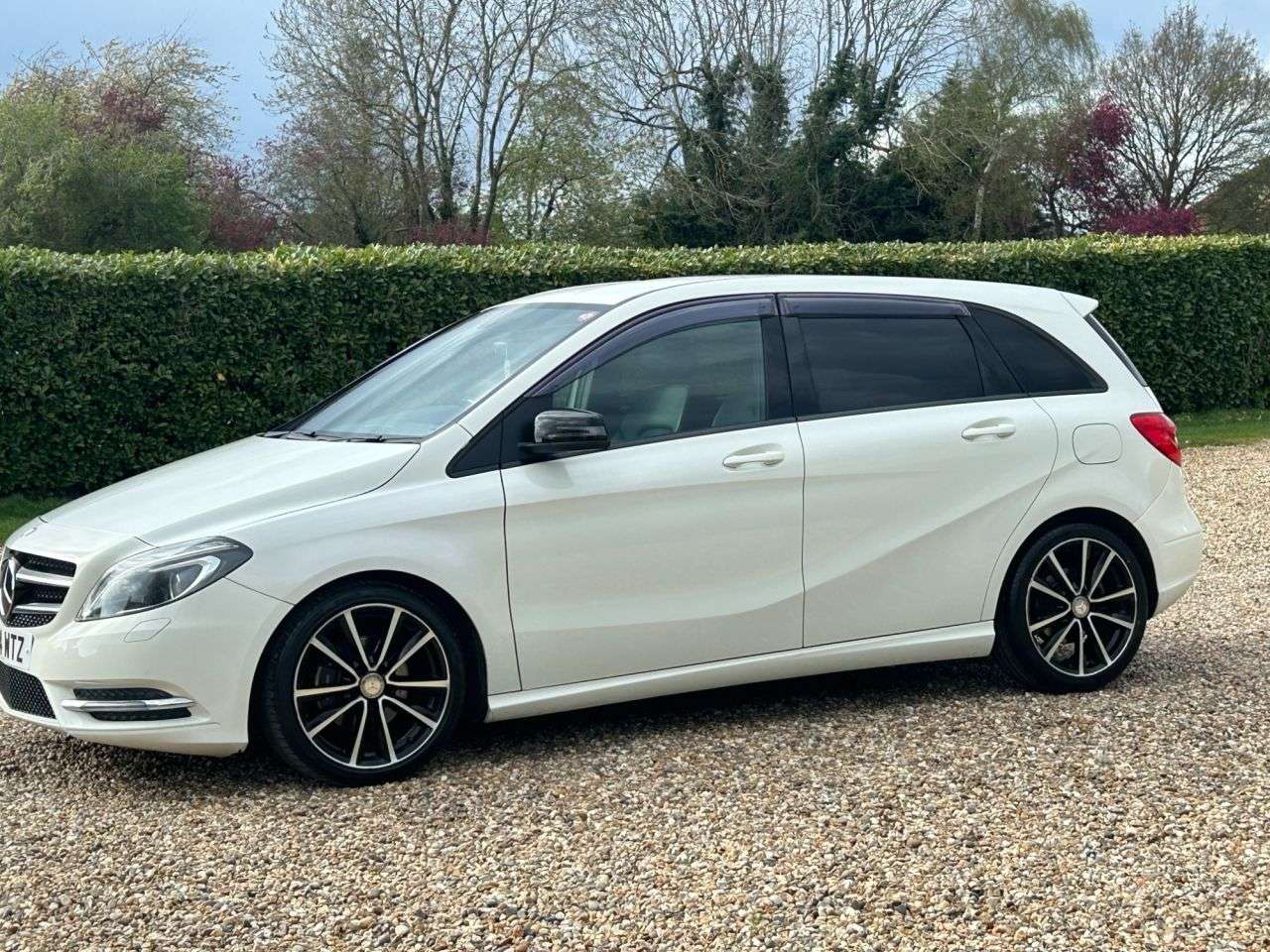 2014 MERCEDES-BENZ B 180 2014 MERCEDES-BENZ B 180