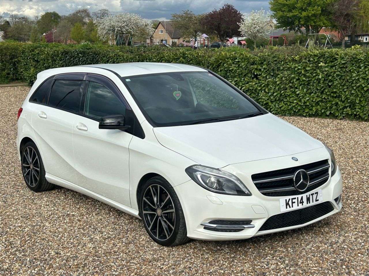 2014 MERCEDES-BENZ B 180 2014 MERCEDES-BENZ B 180
