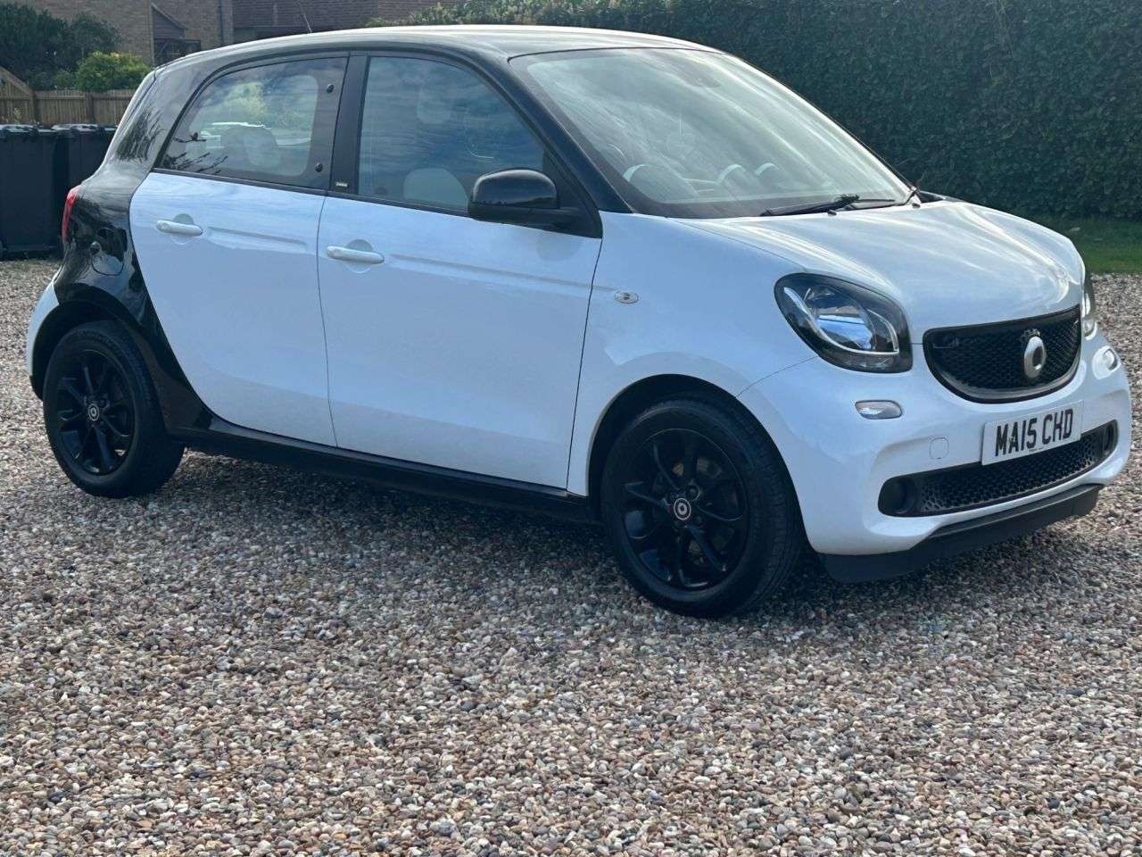 A 2015 SMART FORFOUR 1.0 Passion (Premium) Hatchback 5dr Petrol Manual Euro 6 (s/s) (71 ps) A 2015 SMART FORFOUR 1.0 Passion (Premium) Hatchback 5dr Petrol Manual Euro 6 (s/s) (71 ps)