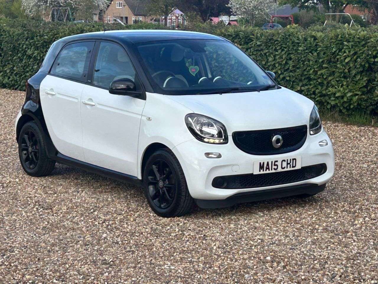 A 2015 SMART FORFOUR 1.0 Passion (Premium) Hatchback 5dr Petrol Manual Euro 6 (s/s) (71 ps) A 2015 SMART FORFOUR 1.0 Passion (Premium) Hatchback 5dr Petrol Manual Euro 6 (s/s) (71 ps)