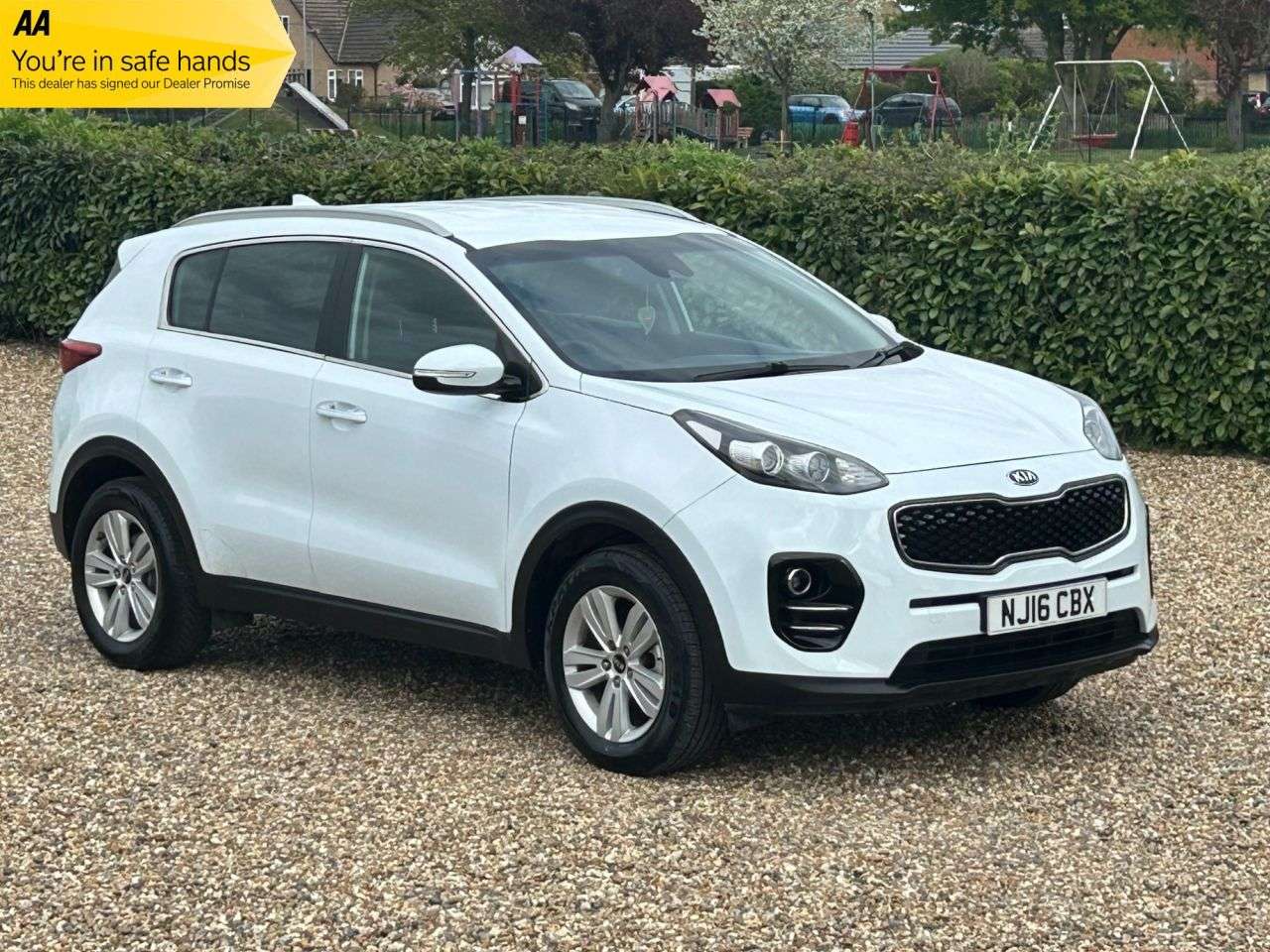A 2016 KIA SPORTAGE 1.6 GDi 2 SUV 5dr Petrol Manual Euro 6 (s/s) (130 bhp) A 2016 KIA SPORTAGE 1.6 GDi 2 SUV 5dr Petrol Manual Euro 6 (s/s) (130 bhp)