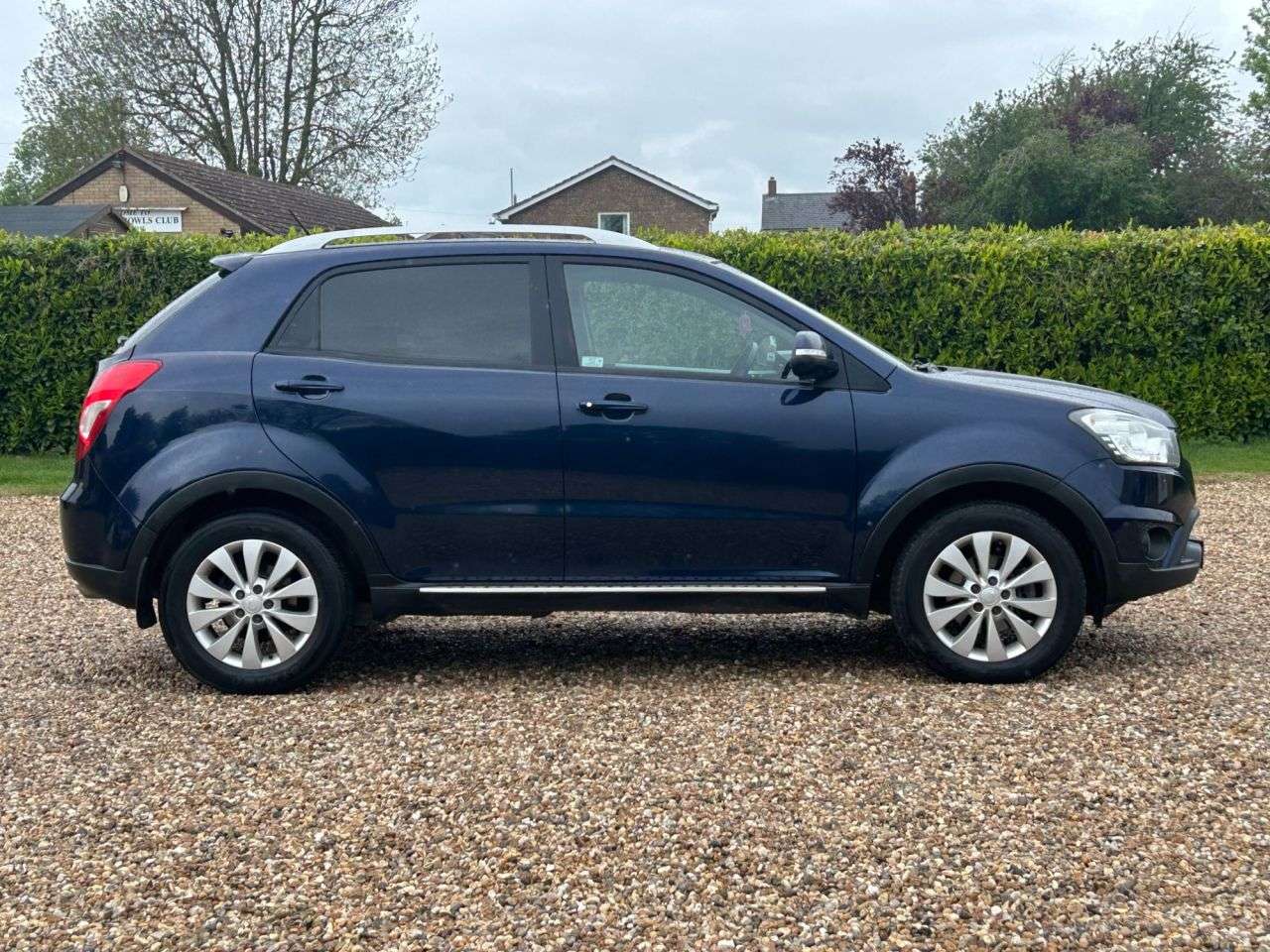 A 2016 SSANGYONG KORANDO 2.2D EX SUV 5dr Diesel Manual 4WD Euro 6 (178 ps) A 2016 SSANGYONG KORANDO 2.2D EX SUV 5dr Diesel Manual 4WD Euro 6 (178 ps)