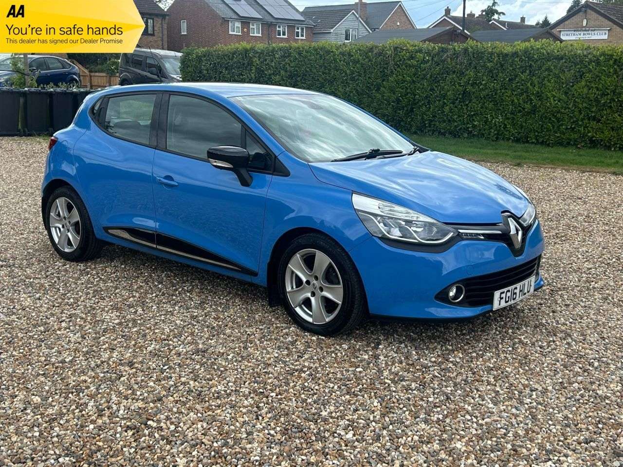 A 2016 RENAULT CLIO 0.9 TCe Dynamique Nav Hatchback 5dr Petrol Manual Euro 6 (s/s) (90 ps) A 2016 RENAULT CLIO 0.9 TCe Dynamique Nav Hatchback 5dr Petrol Manual Euro 6 (s/s) (90 ps)