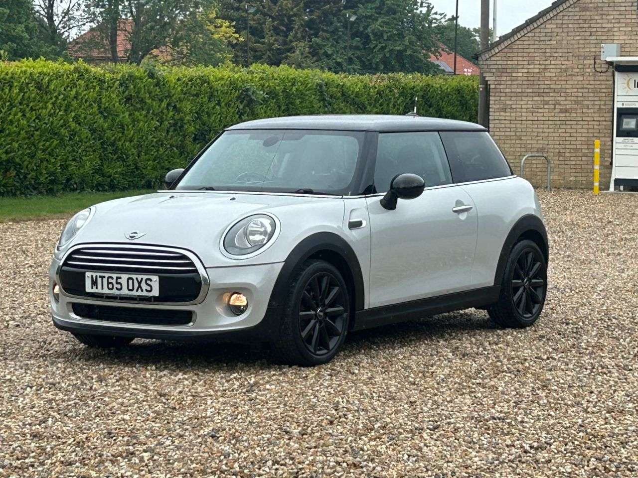 A 2015 MINI HATCH 1.5 Cooper Hatchback 3dr Petrol Manual Euro 6 (s/s) (136 ps) A 2015 MINI HATCH 1.5 Cooper Hatchback 3dr Petrol Manual Euro 6 (s/s) (136 ps)