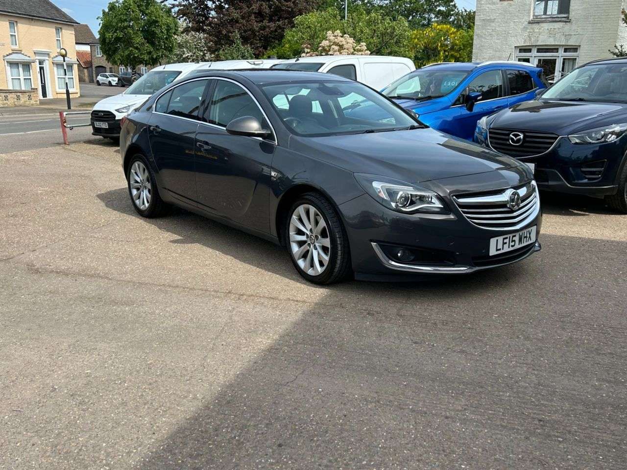 A 2015 VAUXHALL INSIGNIA 2.0 CDTi Elite Nav Hatchback 5dr Diesel Auto Euro 5 (163 ps) A 2015 VAUXHALL INSIGNIA 2.0 CDTi Elite Nav Hatchback 5dr Diesel Auto Euro 5 (163 ps)
