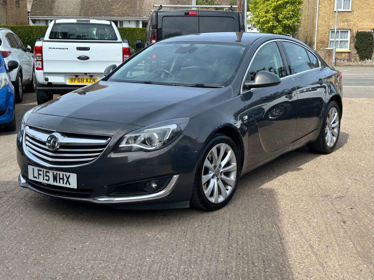 A 2015 VAUXHALL INSIGNIA 2.0 CDTi Elite Nav Hatchback 5dr Diesel Auto Euro 5 (163 ps) A 2015 VAUXHALL INSIGNIA 2.0 CDTi Elite Nav Hatchback 5dr Diesel Auto Euro 5 (163 ps)
