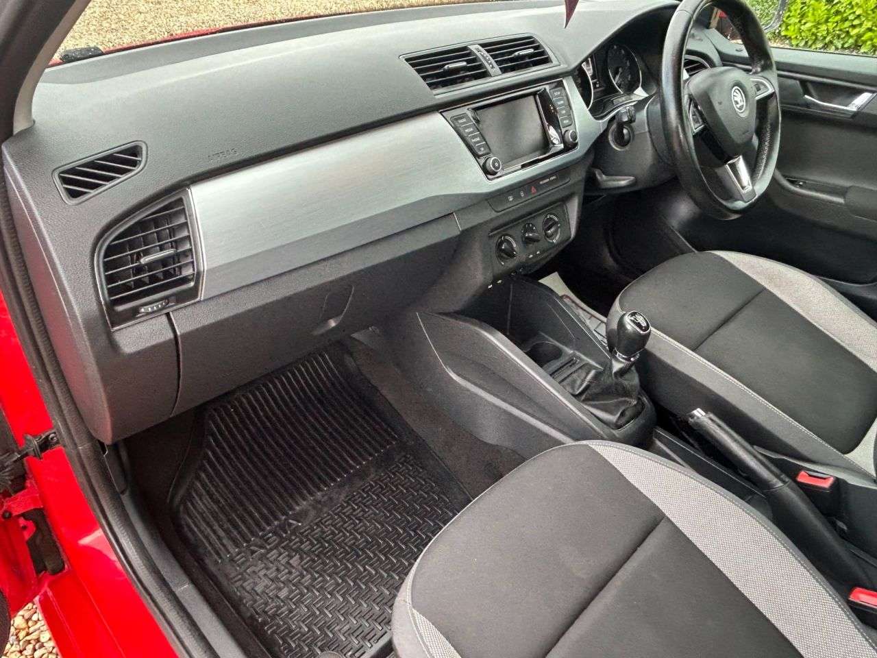 2015 SKODA FABIA 2015 SKODA FABIA