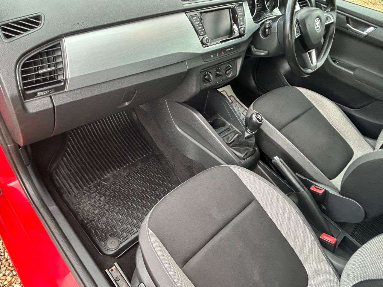 2015 SKODA FABIA 2015 SKODA FABIA