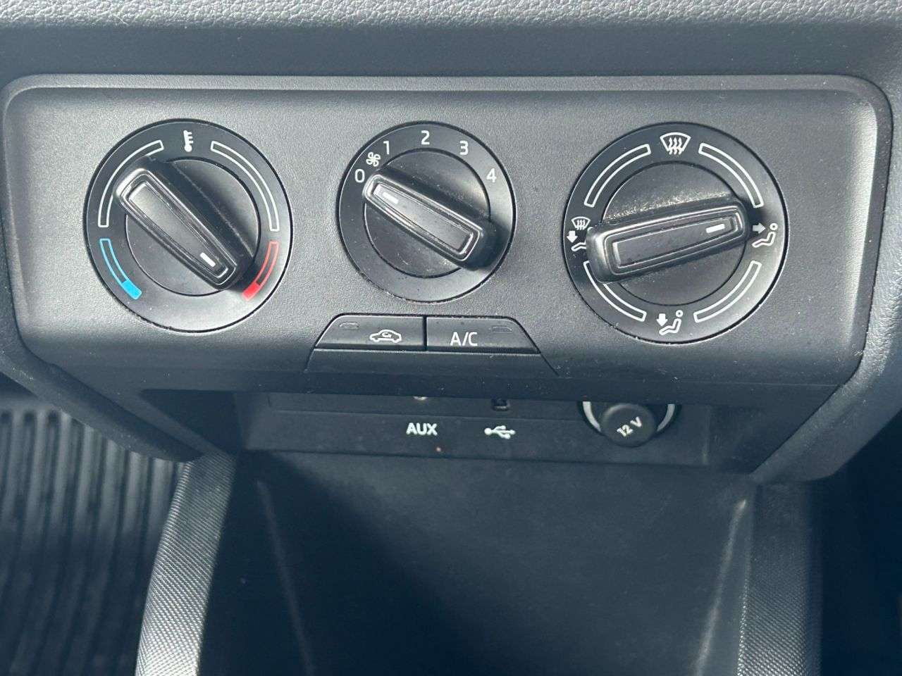 2015 SKODA FABIA 2015 SKODA FABIA