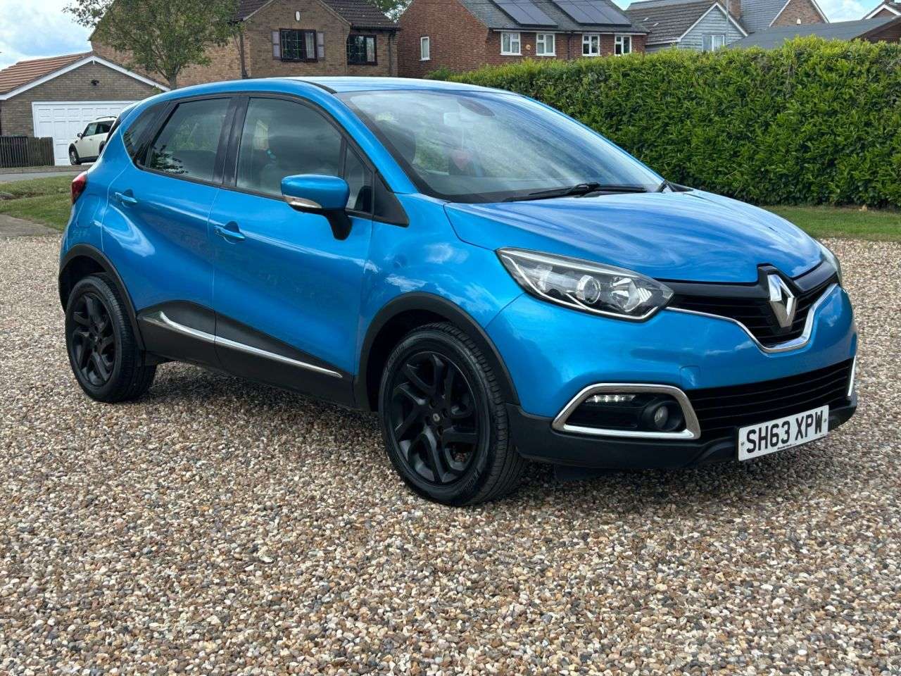 A 2013 RENAULT CAPTUR 0.9 TCe ENERGY Dynamique MediaNav SUV 5dr Petrol Manual Euro 5 (s/s) (90 ps A 2013 RENAULT CAPTUR 0.9 TCe ENERGY Dynamique MediaNav SUV 5dr Petrol Manual Euro 5 (s/s) (90 ps