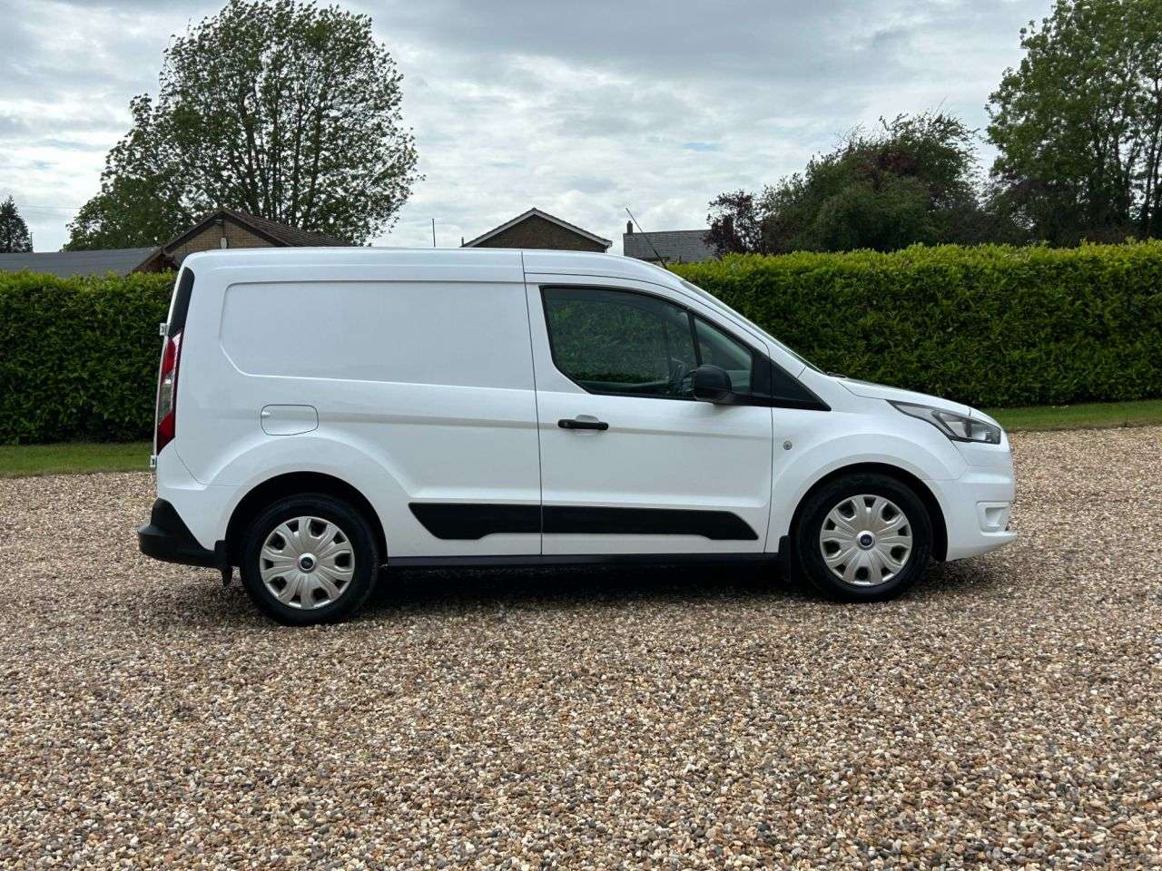 A 2021 FORD TRANSIT CONNECT 1.5 220 EcoBlue Trend Panel Van 5dr Diesel Auto L1 Euro 6 (s/s) (120 ps) A 2021 FORD TRANSIT CONNECT 1.5 220 EcoBlue Trend Panel Van 5dr Diesel Auto L1 Euro 6 (s/s) (120 ps)