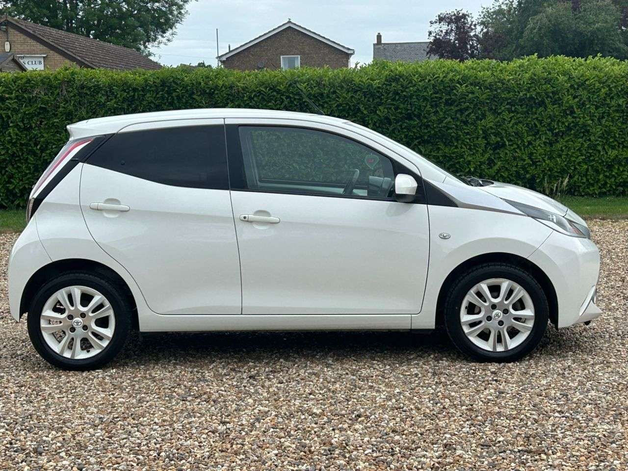 A 2016 TOYOTA AYGO 1.0 VVT-i x-pure Hatchback 5dr Petrol Manual Euro 6 (68 ps) full years mot A 2016 TOYOTA AYGO 1.0 VVT-i x-pure Hatchback 5dr Petrol Manual Euro 6 (68 ps) full years mot