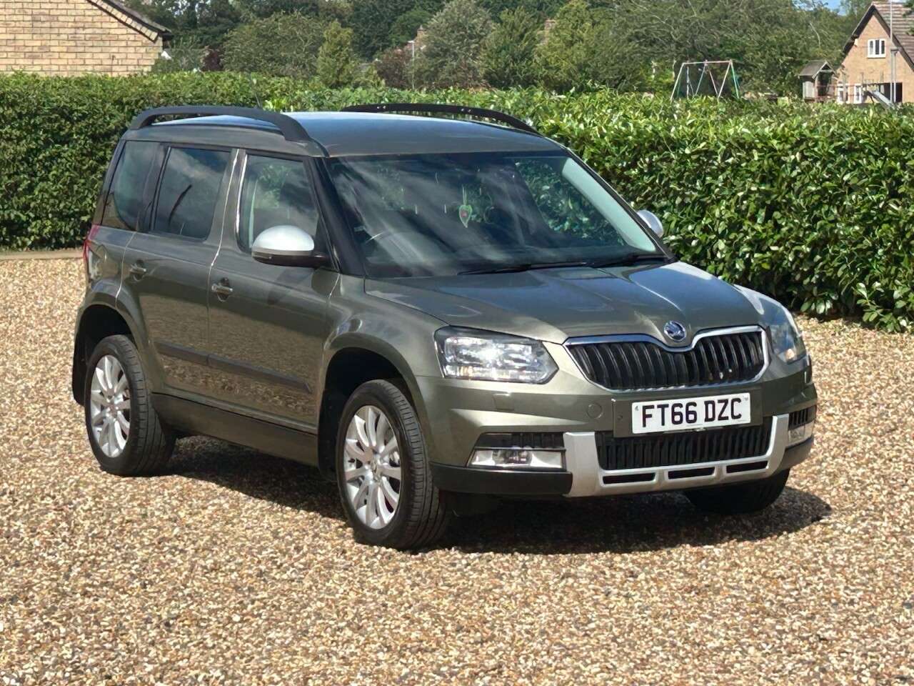 A 2017 SKODA YETI 1.2 TSI SE Outdoor 5dr Petrol Manual Euro 6 (s/s) (110 ps) air conair con m A 2017 SKODA YETI 1.2 TSI SE Outdoor 5dr Petrol Manual Euro 6 (s/s) (110 ps) air conair con m