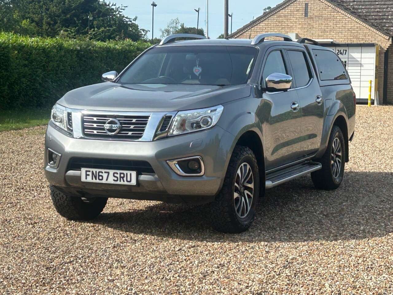 A 2017 NISSAN NAVARA 2.3 dCi Tekna Pickup Double Cab 4dr Diesel Manual 4WD Euro 6 (s/s) (190 ps) A 2017 NISSAN NAVARA 2.3 dCi Tekna Pickup Double Cab 4dr Diesel Manual 4WD Euro 6 (s/s) (190 ps)