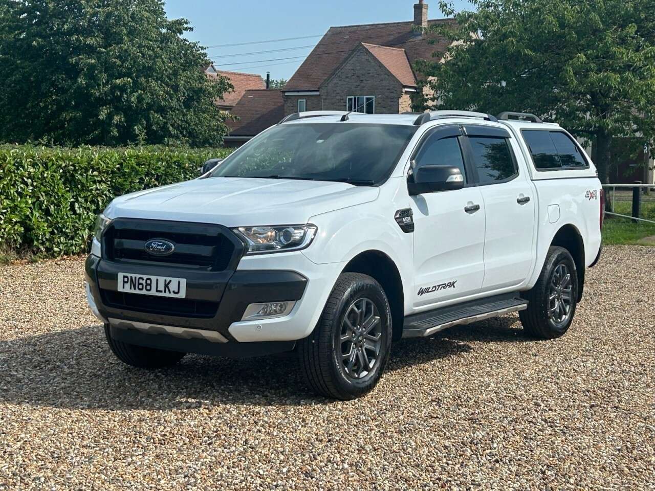 A 2018 FORD RANGER 3.2 TDCi Wildtrak Pickup Double Cab 4dr Diesel Auto 4WD Euro 5 (200 ps) wil A 2018 FORD RANGER 3.2 TDCi Wildtrak Pickup Double Cab 4dr Diesel Auto 4WD Euro 5 (200 ps) wil