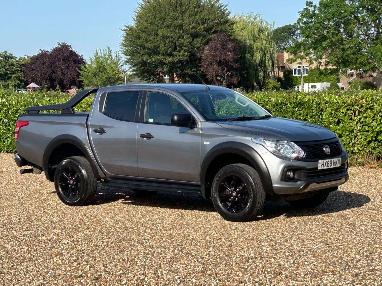 A 2018 FIAT FULLBACK 2.4D Cross Pickup Double Cab 4dr Diesel Auto 4WD Euro 6 (180 ps) A 2018 FIAT FULLBACK 2.4D Cross Pickup Double Cab 4dr Diesel Auto 4WD Euro 6 (180 ps)