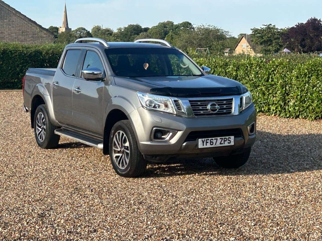 A 2017 NISSAN NAVARA 2.3 dCi Tekna Pickup Double Cab 4dr Diesel Auto 4WD Euro 6 (190 ps) 90930 M A 2017 NISSAN NAVARA 2.3 dCi Tekna Pickup Double Cab 4dr Diesel Auto 4WD Euro 6 (190 ps) 90930 M