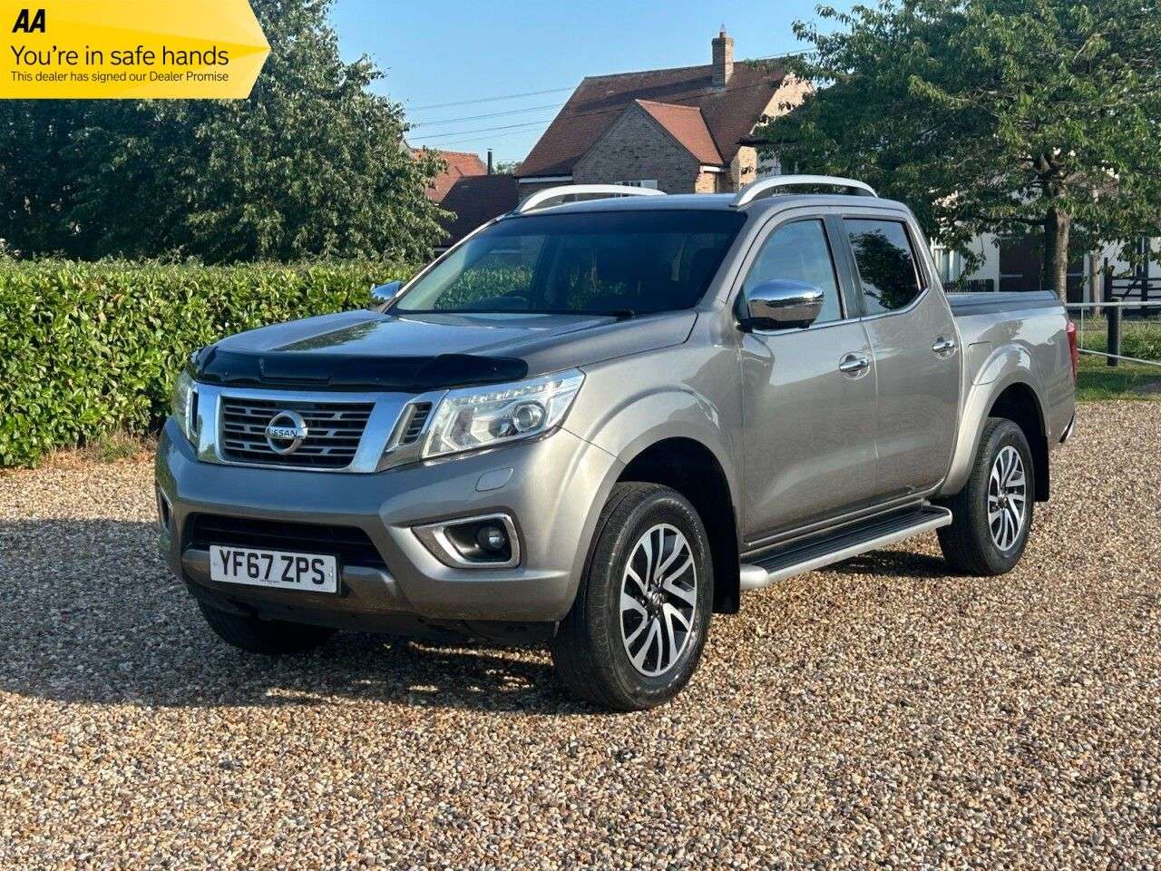 A 2017 NISSAN NAVARA 2.3 dCi Tekna Pickup Double Cab 4dr Diesel Auto 4WD Euro 6 (190 ps) 90930 M A 2017 NISSAN NAVARA 2.3 dCi Tekna Pickup Double Cab 4dr Diesel Auto 4WD Euro 6 (190 ps) 90930 M