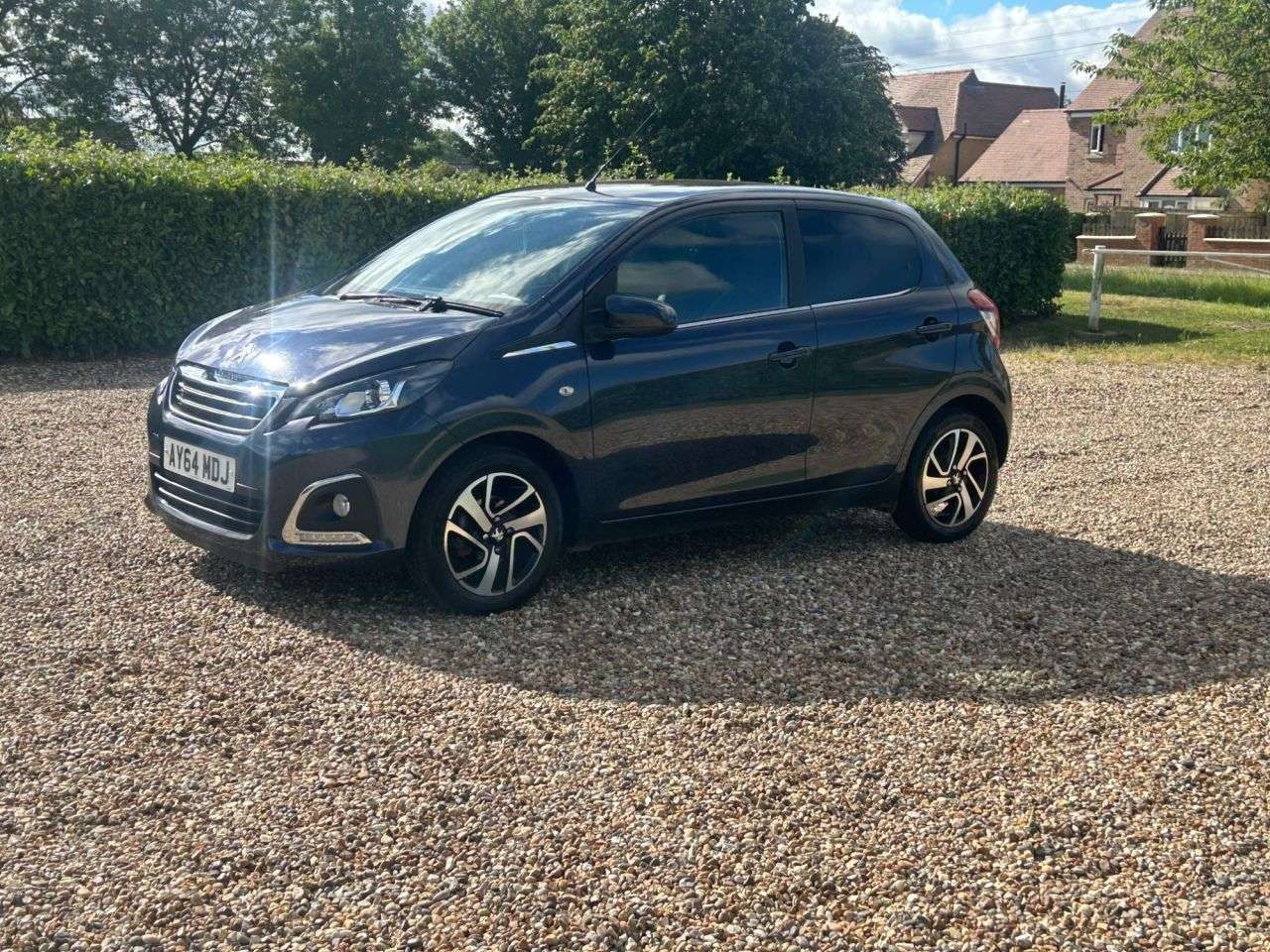 A 2014 PEUGEOT 108 ALLURE A 2014 PEUGEOT 108 ALLURE
