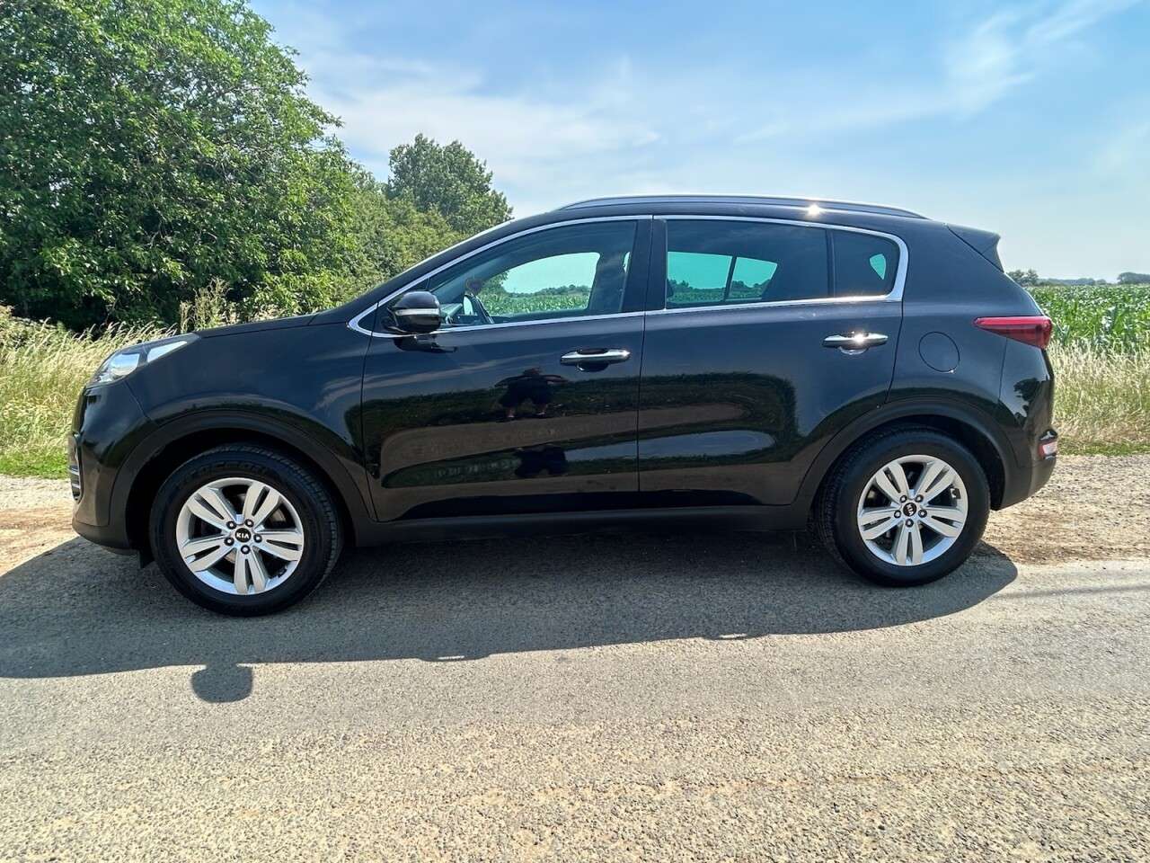A 2017 KIA SPORTAGE 1.7 CRDi 2 SUV 5dr Diesel Manual Euro 6 (s/s) (114 bhp) will come with full A 2017 KIA SPORTAGE 1.7 CRDi 2 SUV 5dr Diesel Manual Euro 6 (s/s) (114 bhp) will come with full