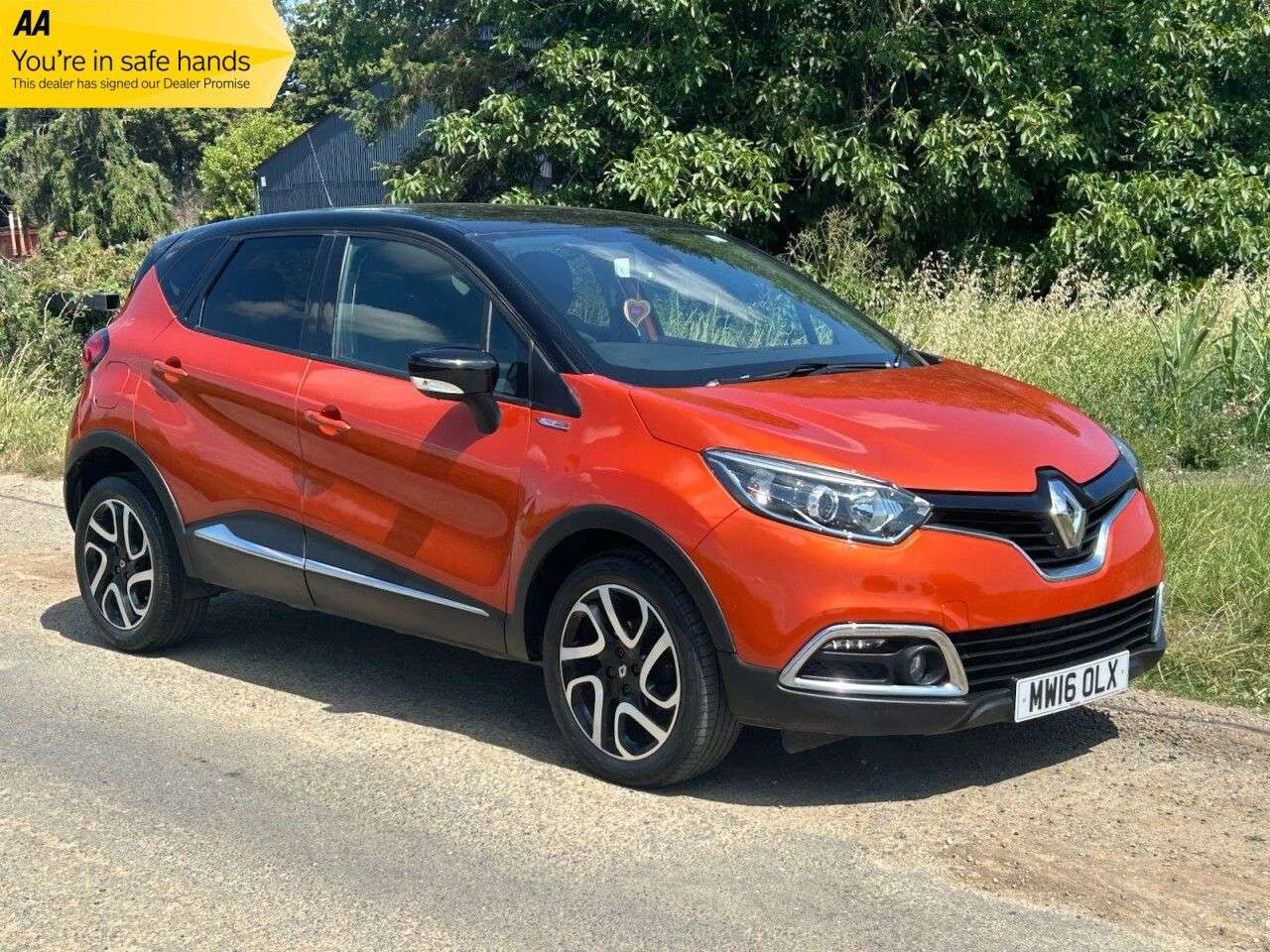 A 2016 RENAULT CAPTUR 0.9 TCe ENERGY Dynamique S Nav SUV 5dr Petrol Manual Euro 6 (s/s) (90 ps) m A 2016 RENAULT CAPTUR 0.9 TCe ENERGY Dynamique S Nav SUV 5dr Petrol Manual Euro 6 (s/s) (90 ps) m