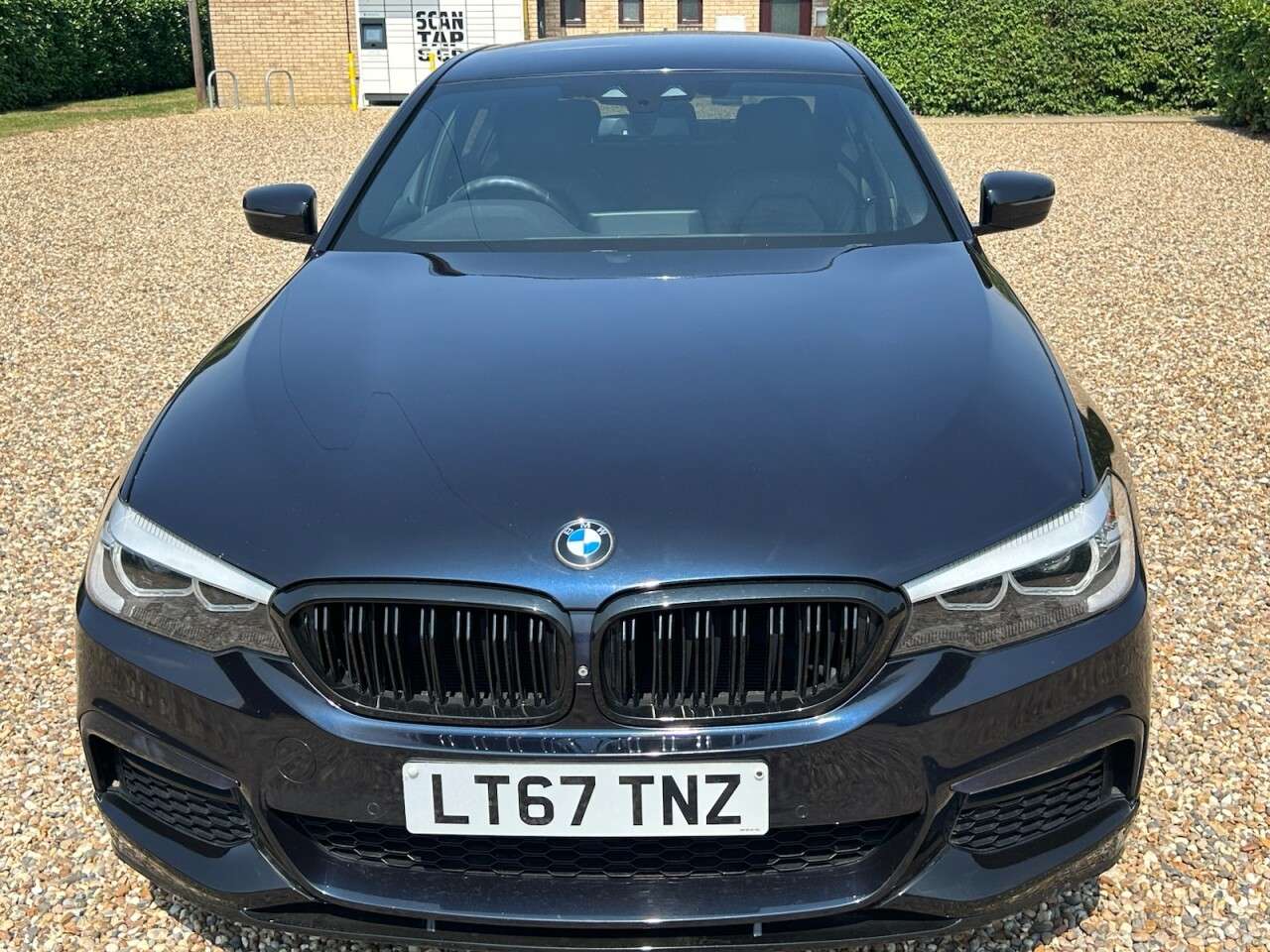 A 2017 BMW 5 SERIES 2.0 530e 9.2kWh M Sport Saloon 4dr Petrol Plug-in Hybrid Auto Euro 6 (s/s) A 2017 BMW 5 SERIES 2.0 530e 9.2kWh M Sport Saloon 4dr Petrol Plug-in Hybrid Auto Euro 6 (s/s)