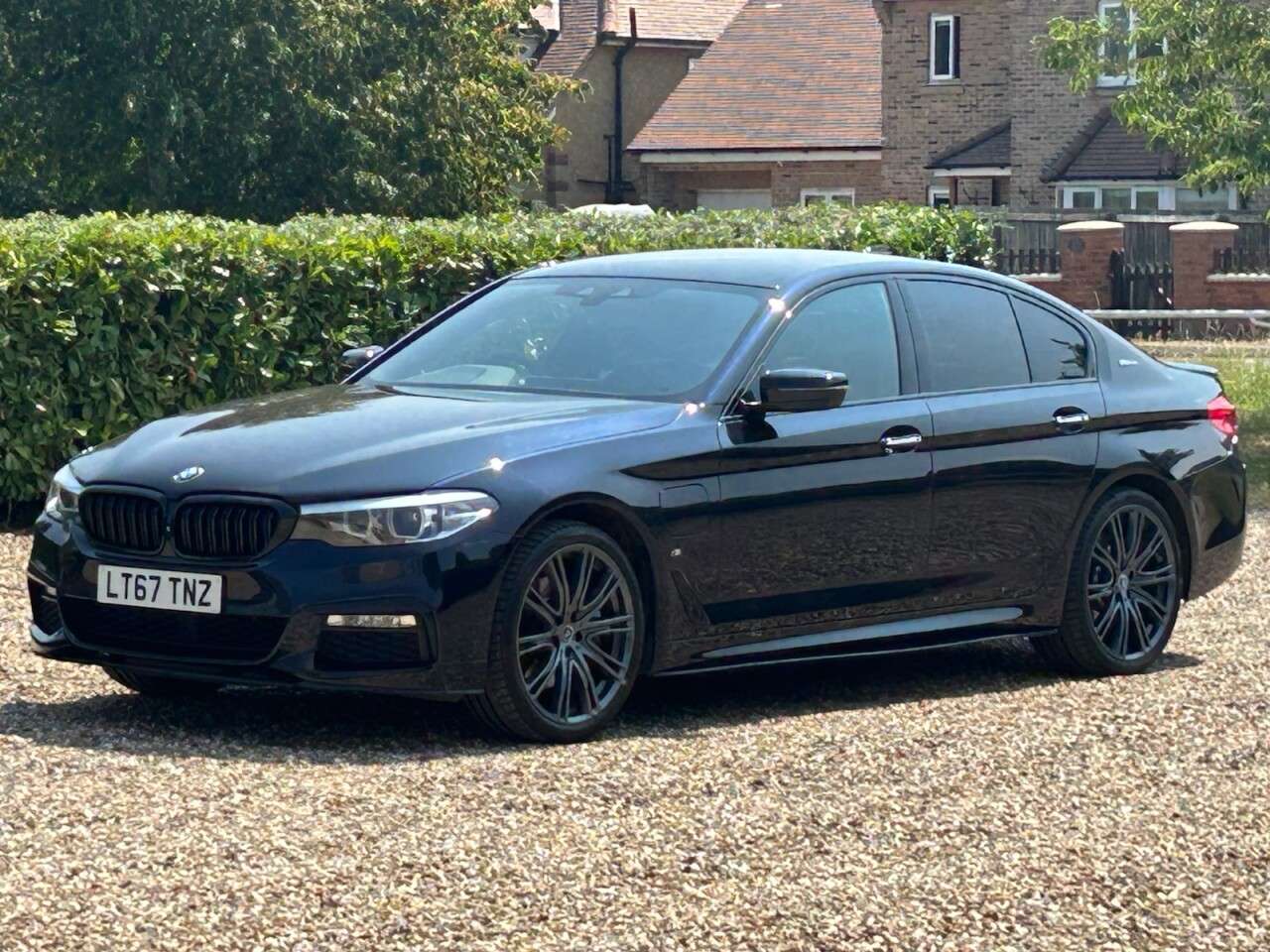 A 2017 BMW 5 SERIES 2.0 530e 9.2kWh M Sport Saloon 4dr Petrol Plug-in Hybrid Auto Euro 6 (s/s) A 2017 BMW 5 SERIES 2.0 530e 9.2kWh M Sport Saloon 4dr Petrol Plug-in Hybrid Auto Euro 6 (s/s)