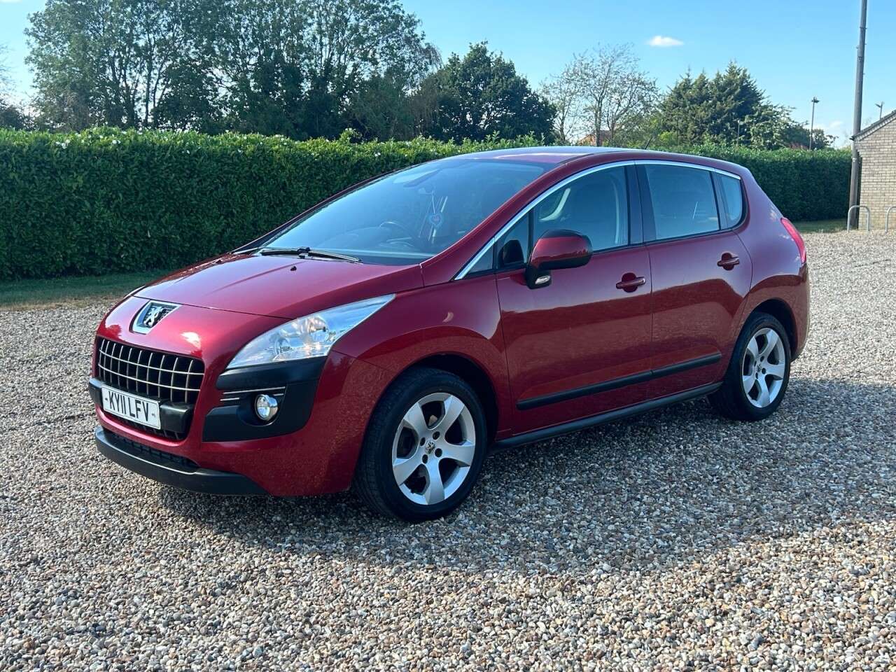 A 2011 PEUGEOT 3008 1.6 HDi Sport SUV 5dr Diesel EGC Euro 5 (112 ps) A 2011 PEUGEOT 3008 1.6 HDi Sport SUV 5dr Diesel EGC Euro 5 (112 ps)