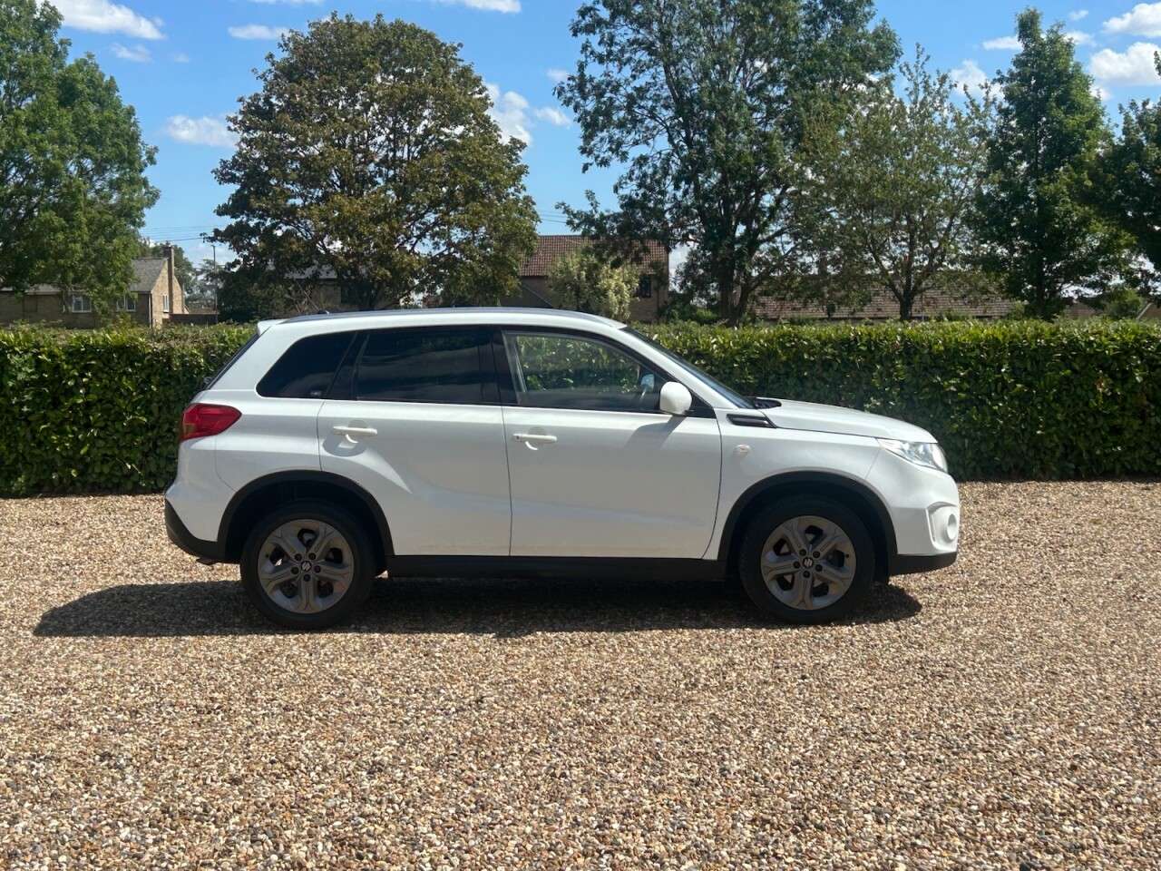 A 2015 SUZUKI VITARA 1.6 DDiS SZ-T SUV 5dr Diesel Manual Euro 6 (s/s) (120 ps) A 2015 SUZUKI VITARA 1.6 DDiS SZ-T SUV 5dr Diesel Manual Euro 6 (s/s) (120 ps)