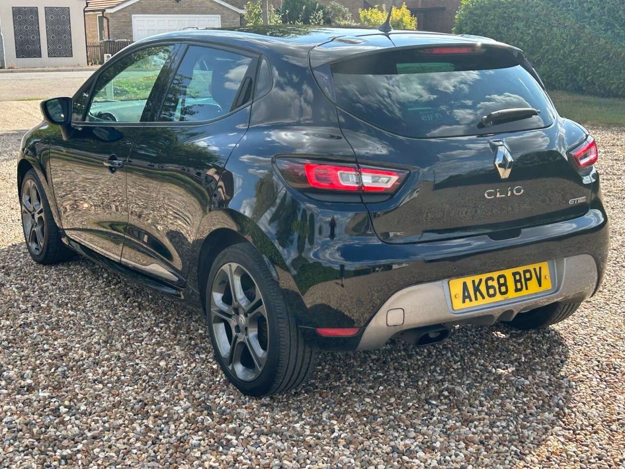 2018 RENAULT CLIO 2018 RENAULT CLIO