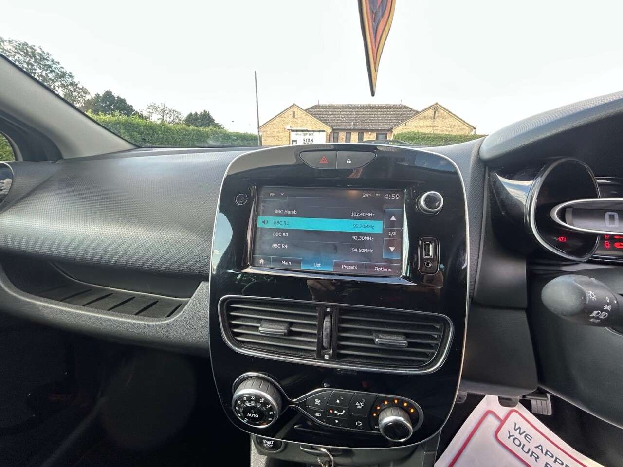 2018 RENAULT CLIO 2018 RENAULT CLIO