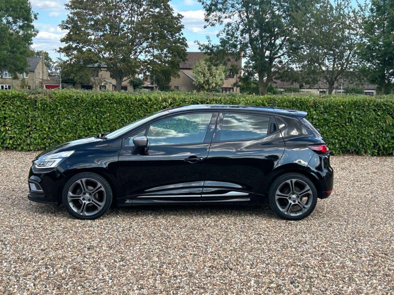2018 RENAULT CLIO 2018 RENAULT CLIO