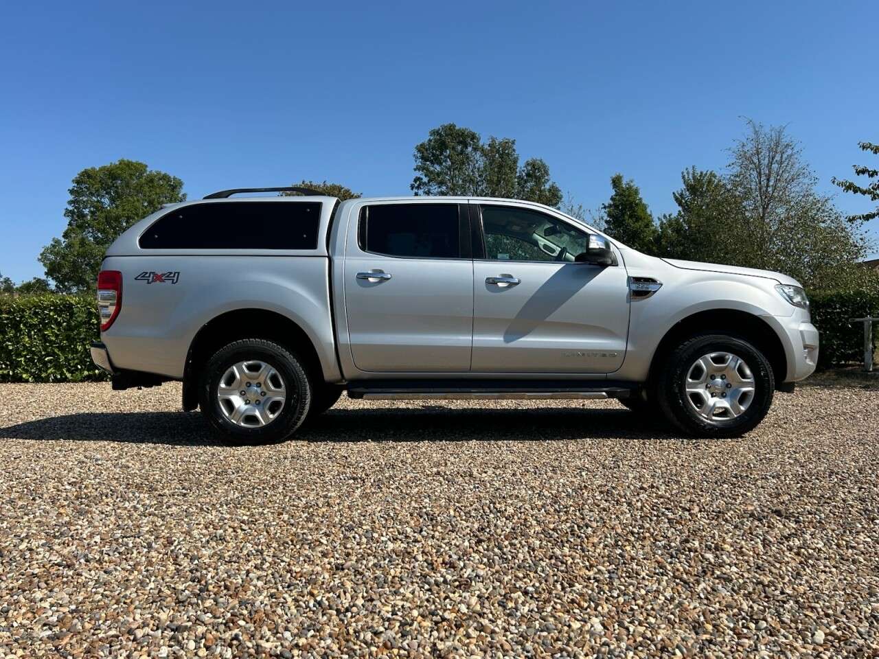 A 2016 FORD RANGER 2.2 TDCi Limited 1 Pickup Double Cab 4dr Diesel Auto 4WD Euro 5 (160 ps) no A 2016 FORD RANGER 2.2 TDCi Limited 1 Pickup Double Cab 4dr Diesel Auto 4WD Euro 5 (160 ps) no