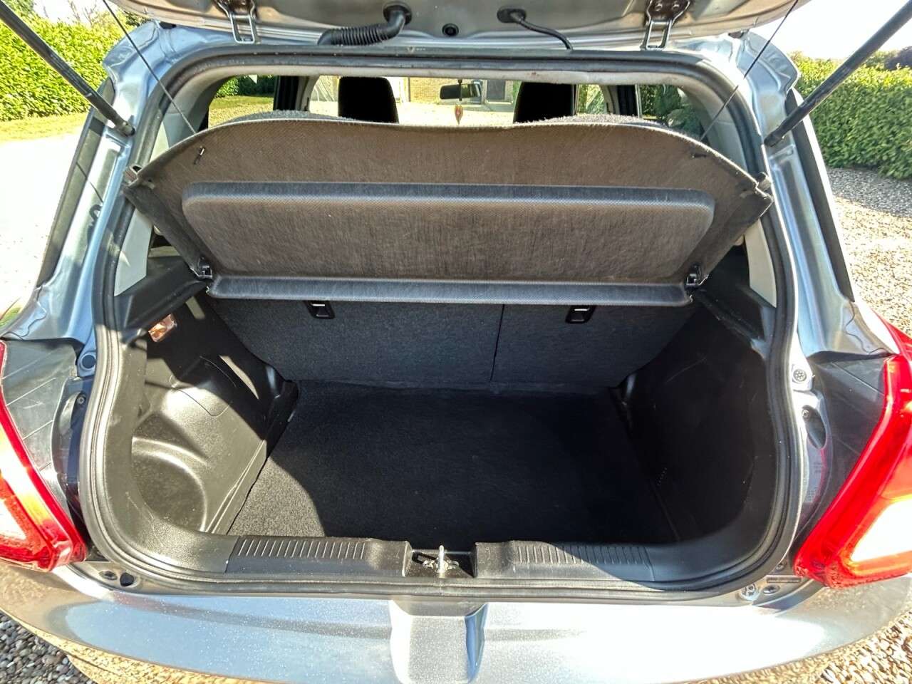 2017 SUZUKI SWIFT 2017 SUZUKI SWIFT