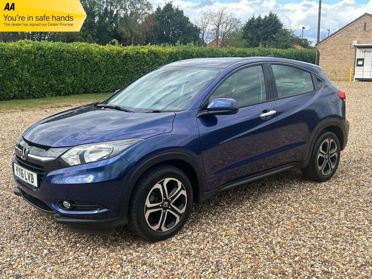 A 2016 HONDA HR-V 1.5 i-VTEC SE SUV 5dr Petrol Manual Euro 6 (s/s) (130 ps) will come with fu A 2016 HONDA HR-V 1.5 i-VTEC SE SUV 5dr Petrol Manual Euro 6 (s/s) (130 ps) will come with fu