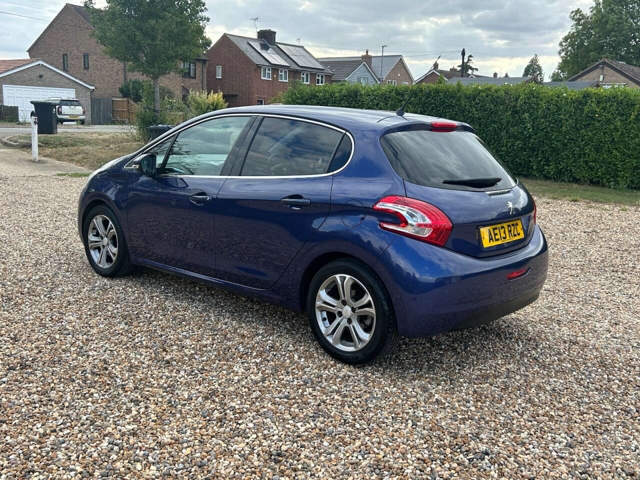 2013 PEUGEOT 208 2013 PEUGEOT 208