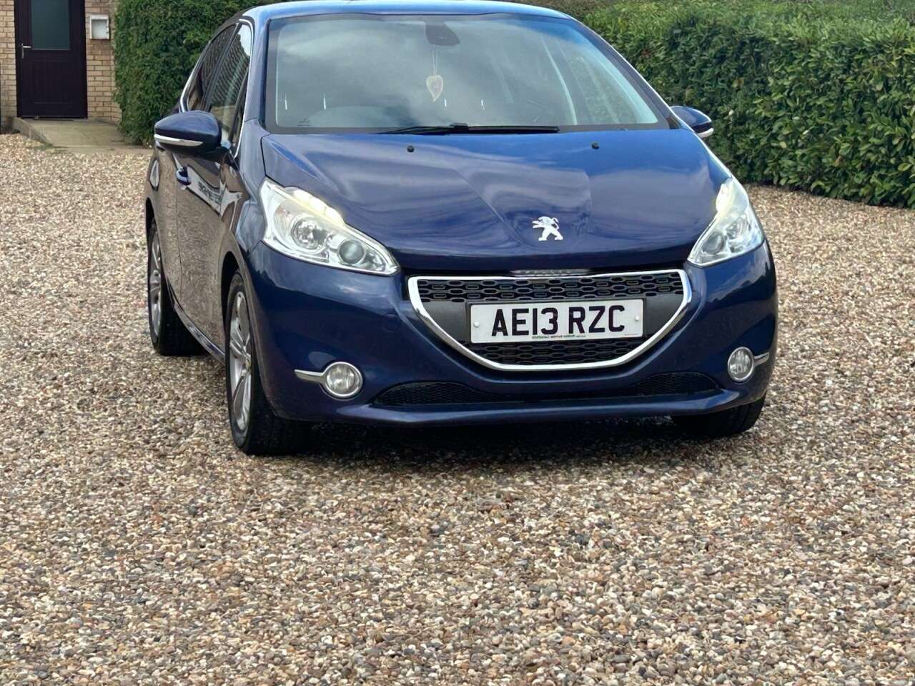 2013 PEUGEOT 208 2013 PEUGEOT 208