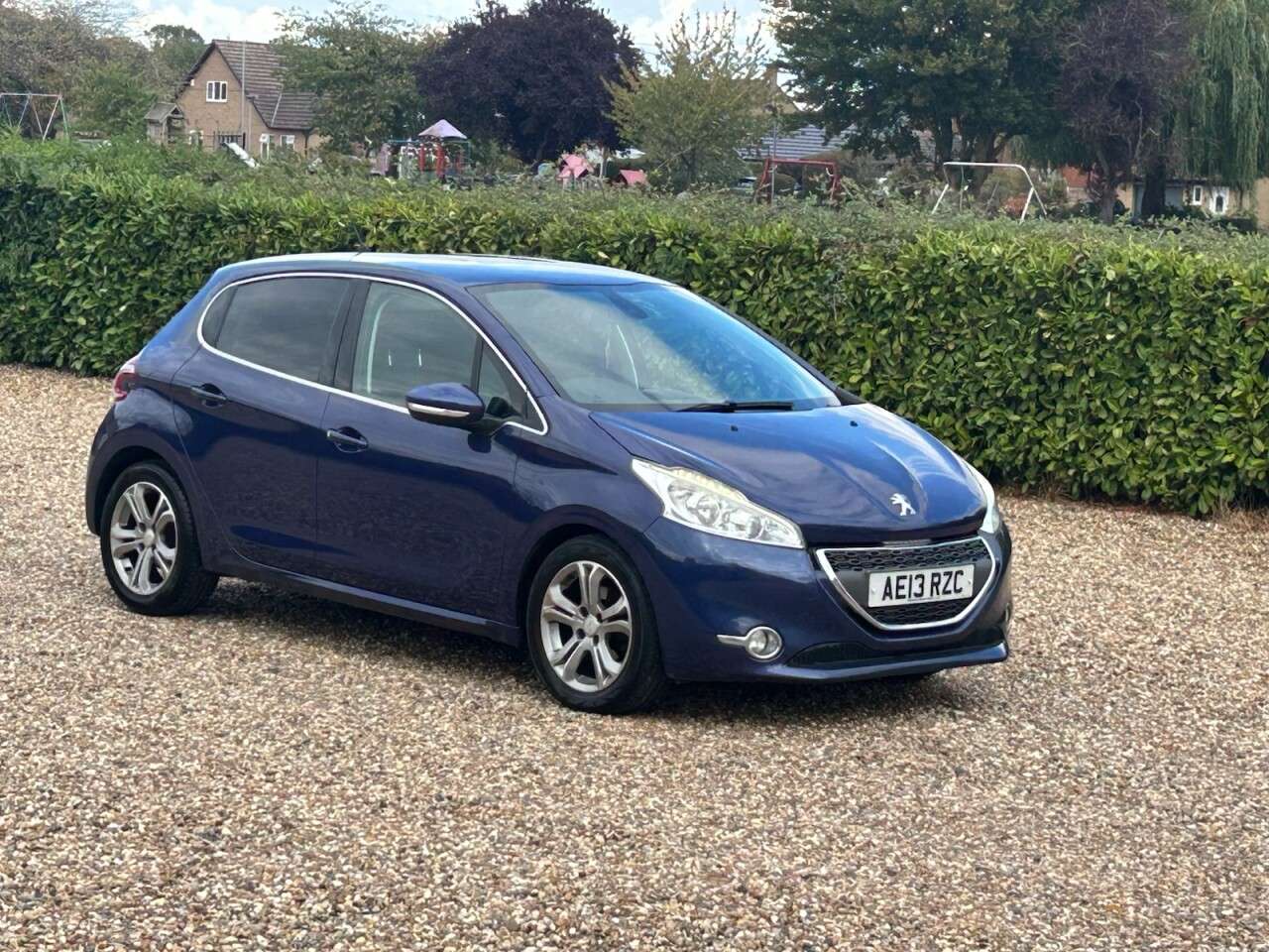 2013 PEUGEOT 208 2013 PEUGEOT 208