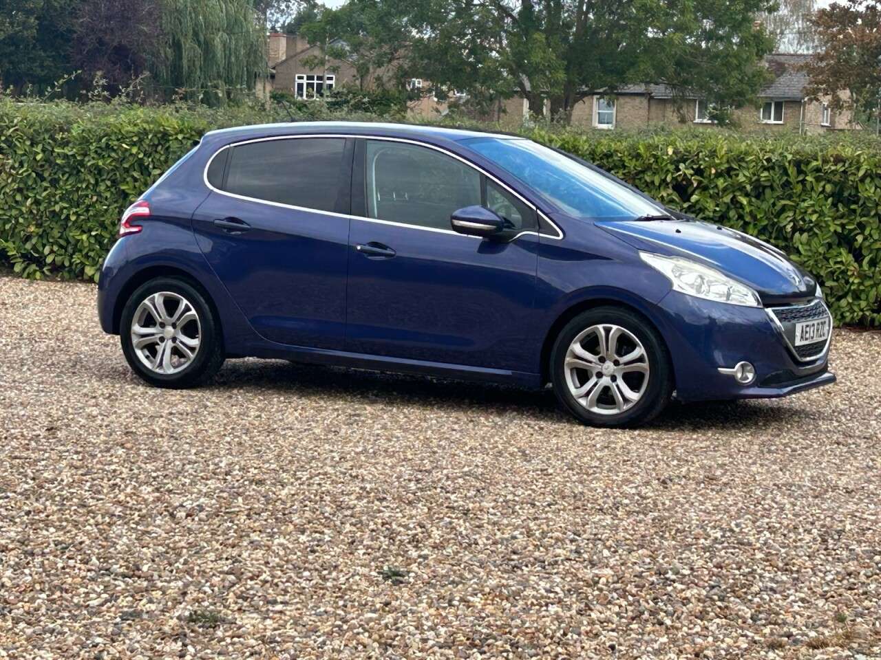 2013 PEUGEOT 208 2013 PEUGEOT 208