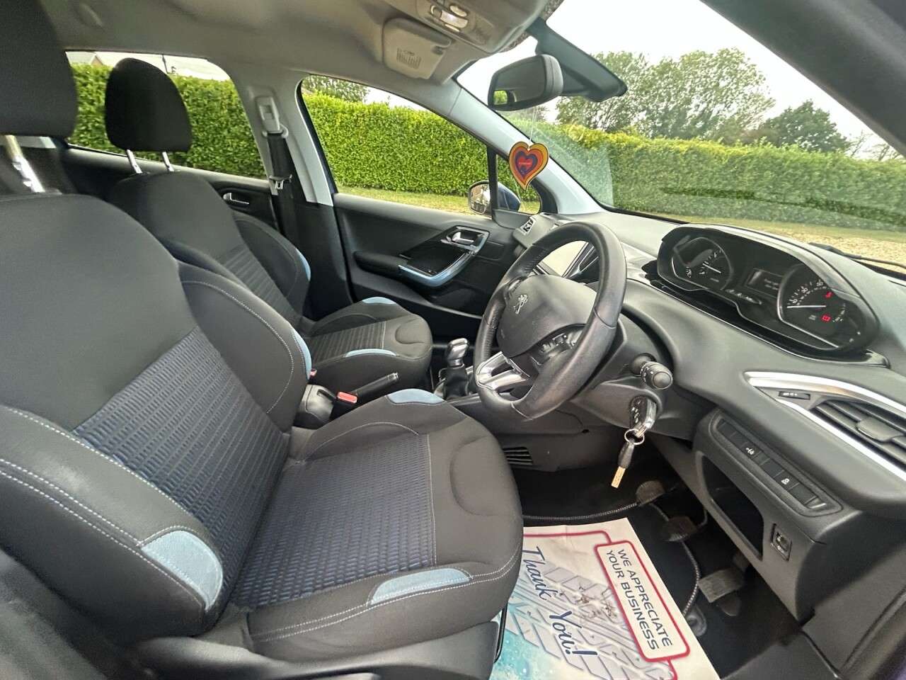 2013 PEUGEOT 208 2013 PEUGEOT 208