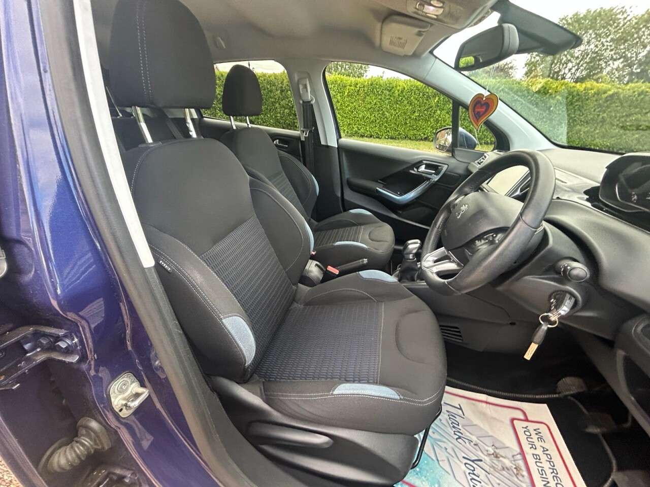 2013 PEUGEOT 208 2013 PEUGEOT 208