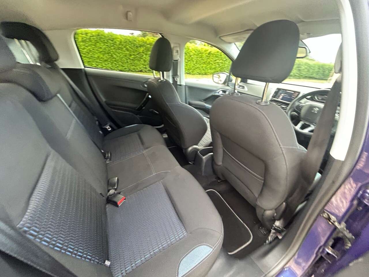 2013 PEUGEOT 208 2013 PEUGEOT 208