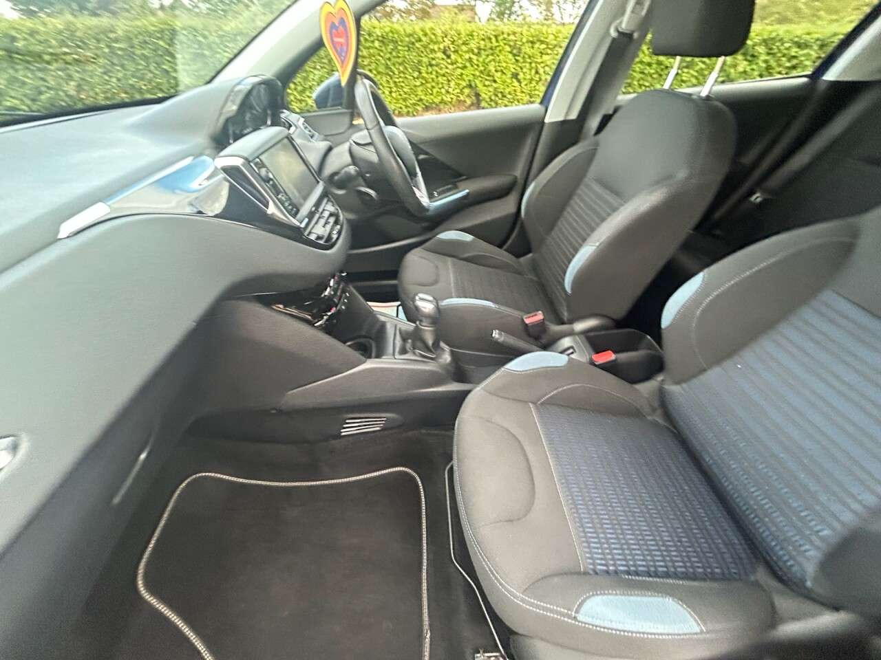 2013 PEUGEOT 208 2013 PEUGEOT 208